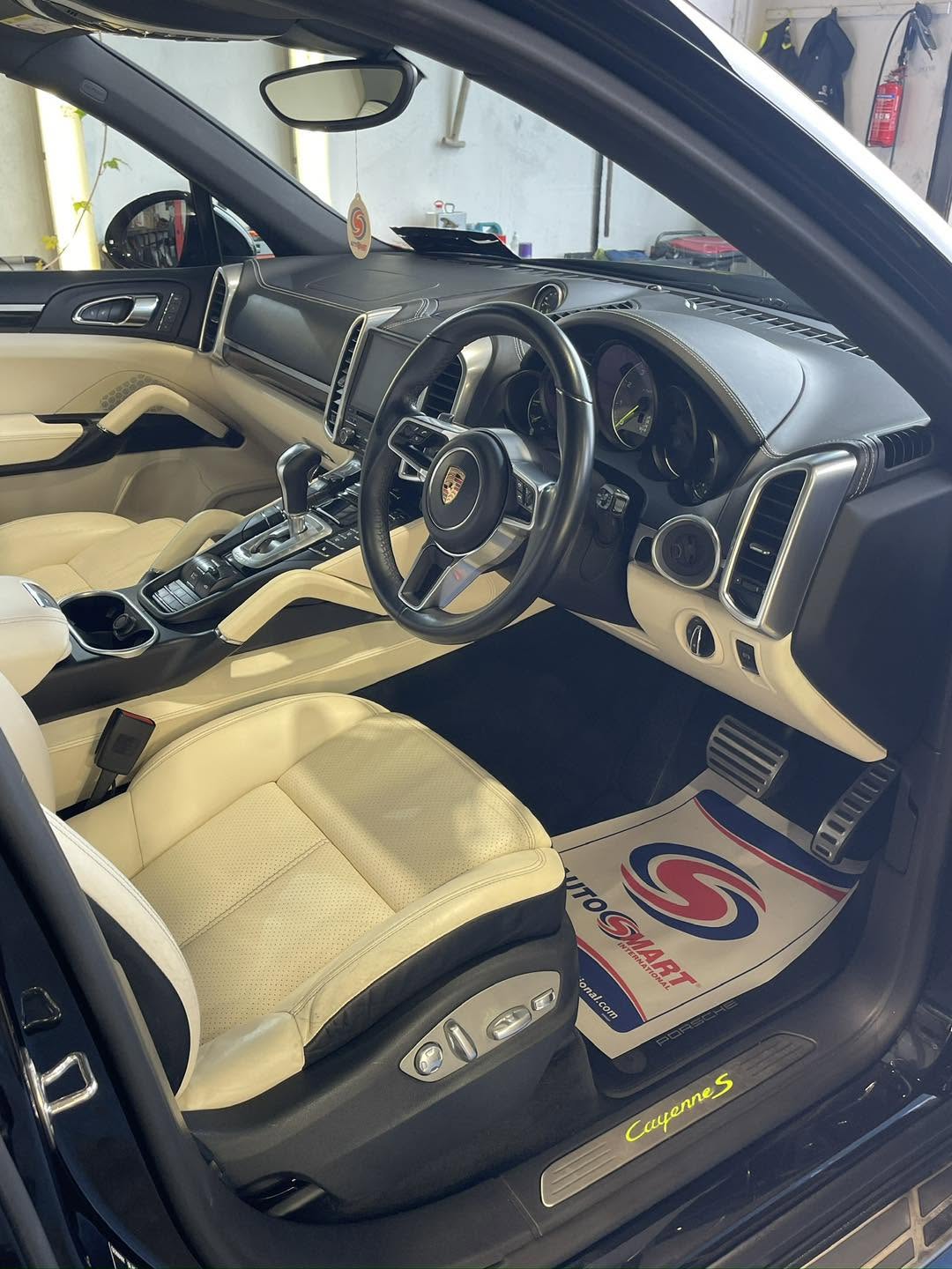 Clean Porsche Cayenne interior